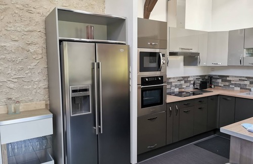 Pellegrue House | Gite all comforts, completely one level, heated swimming pool, large garden.