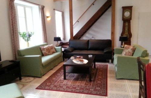 Montaigu-le-Blin House | Gite Allier