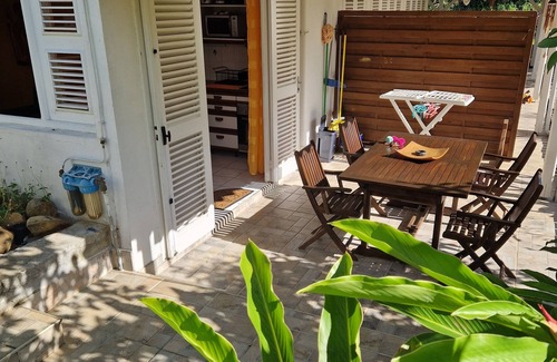 Malendure House | Gite Alpinia Face au Jardin Tropical Pour 2 à 4 Personnes