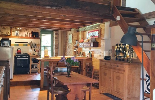 Melleran House | Gite au Calme à Melleran, Deux-sèvres, Nouvelle Aquitaine. Chiens Sont Acceptés