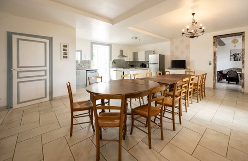 Chemire-en-Charnie Cottage | Gite Avec Piscine Intérieure Chauffée et Billard , Idéal Amoureux de la Nature!