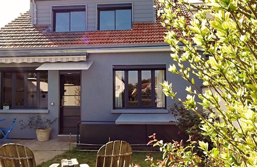 Luisant Cottage | Gîte-B-Ensuite with Shower-Apartment-Garden view