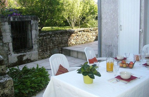 Baignes-Sainte-Radegonde Cottage | Gite Baignes-Sainte-Radegonde, 4 bedrooms, 7 persons