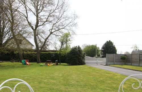 Bricqueville-sur-Mer Cottage | Gite Bricqueville-sur-Mer, 5 bedrooms, 11 persons