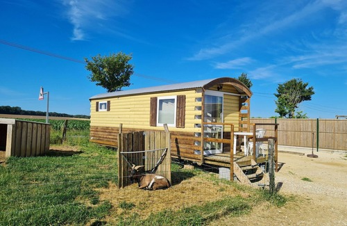 Burthecourt-aux-Chenes Cottage | Gite Burthecourt-aux-Chênes, 1 bedroom, 4 persons