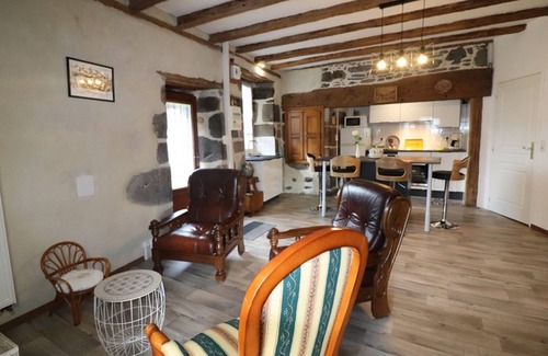 Carlat Cottage | Gite Carlat, 2 bedrooms, 4 persons