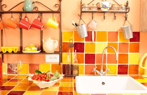 Maubec Apartment | Gîte Cerisier - in the Provencal farmhouse of Domaine Faverot