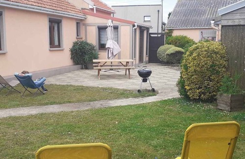 Saint-Marcouf House | Gîte Chez Mamie nA pleasant and quiet cottage by the sea
