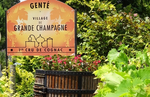 Gente House | Gite "Chez Martine" - 2 people near Cognac