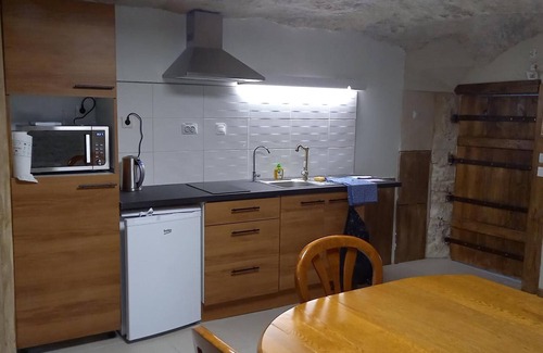 Civray-de-Touraine House | Gite-civray-de-touraine troglo de denise