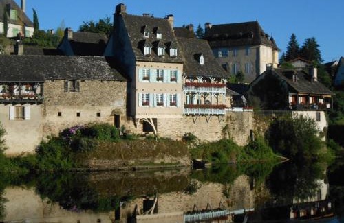 Bassignac-le-Haut House | Gite Clara