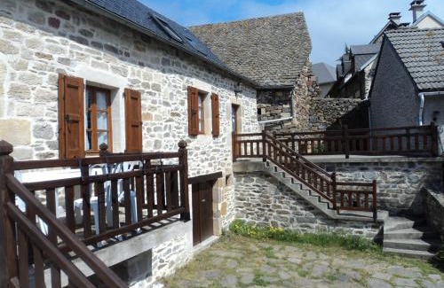 Saint-Germain-du-Teil House | Gite COMBRET