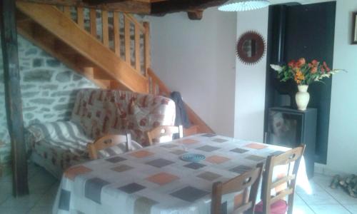 Saint-Germain-du-Teil House | Gite COMBRET