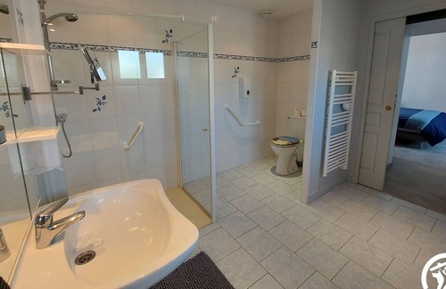 Craon Cottage | Gite Craon, 4 bedrooms, 10 persons