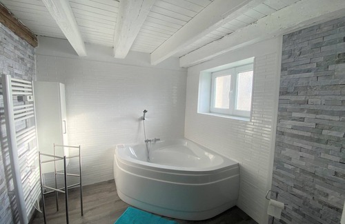 Pierrepont-sur-l'Arentele Apartment | Gite de 15 A la Fontaine Fleurie