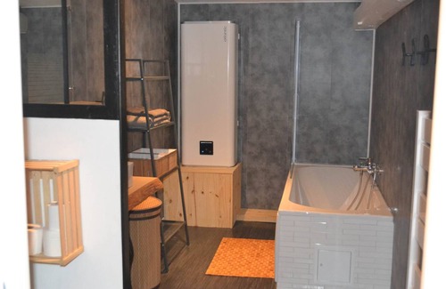 Pierrepont-sur-l'Arentele Apartment | Gite de 15 A la Fontaine Fleurie