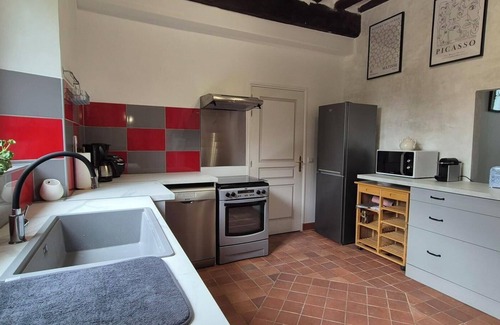 Neuville-Bosc House | Gite de caractère - 16th century farmhouse 1 hour from Paris, a preserved estate