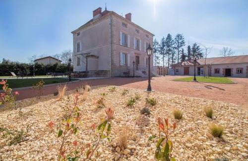 Glaine-Montaigut House | Gite de charme 5 épis - Demeure La Moliére
