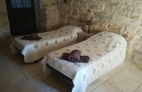 Vezenobres House | Gite de charme 80 m², piscine, proche d'Uzès.