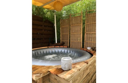 Aussonne Condo | Gite de Charme Avec Jacuzzi