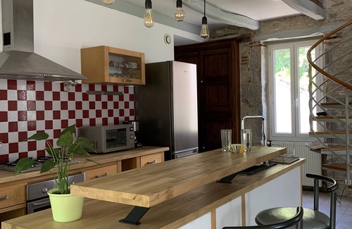 Douelle House | Gite de Charme Rénové Dans le Lot