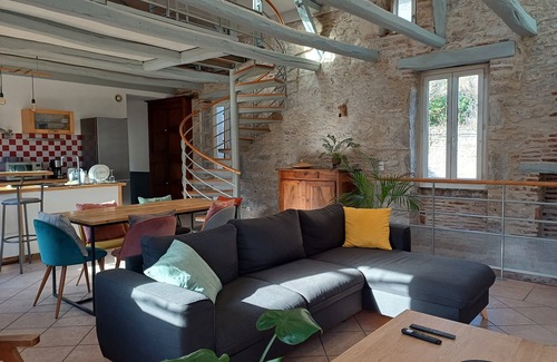 Douelle House | Gite de Charme Rénové Dans le Lot