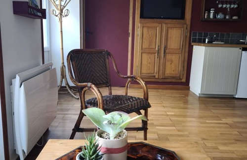 Clecy Apartment | Gîte de La Bacouette at the foot of the greenway