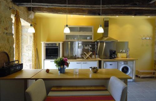Salles-la-Source House | Gite de la Cascade