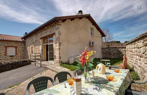 Apinac House | Gite de la croix