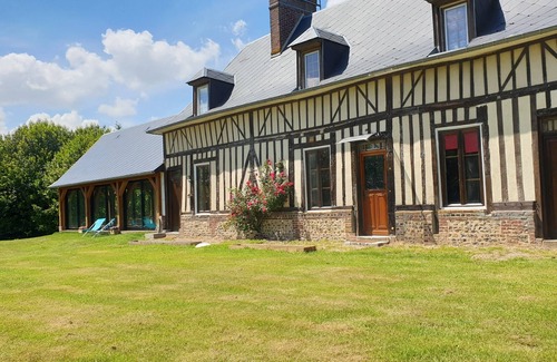 Lieurey House | Gîte de Lieurey: Norman villa with heated indoor pool