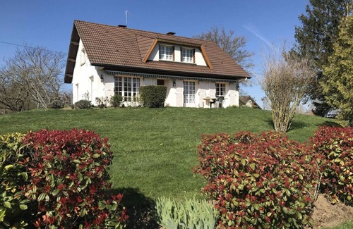 Pierre-de-Bresse House | Gîte des Roses, country house with brazier, large garden and games room