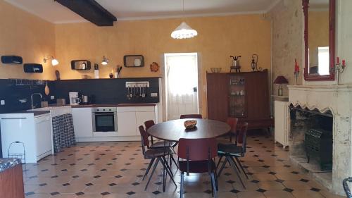 Avy House | Gite du Château de Pernan