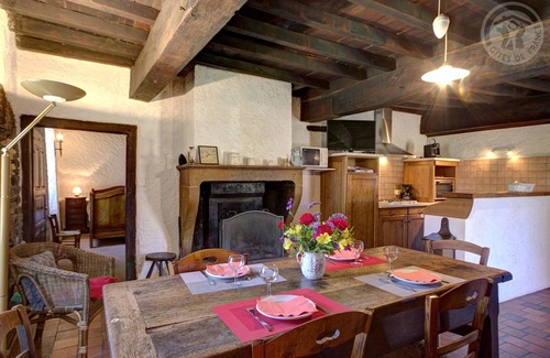 Fourneaux House | Gite DU Vernand- Se Ressourcer à la Compagne- Animaux Acceptés