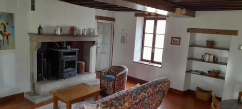 Druyes-les-Belles-Fontaines House | Gite en Forterre