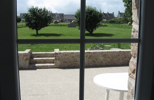 Pirou Cottage | Gite Eugène, 800m from the beach in Pirou, garden, terrace, wifi, wood stove