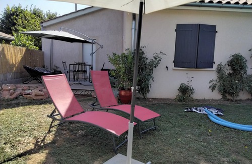 La Roche-Vineuse Cottage | Gite for 2 people near MACON in BURGUNDY.