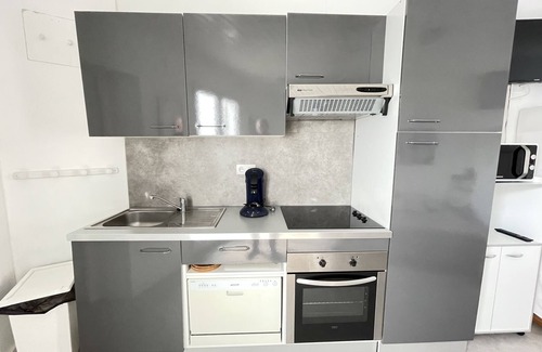 La Flotte House | Gite for 2 people, private patio and closed private parking