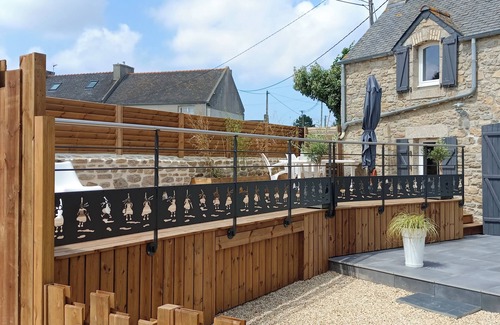 Plouneour-Brignogan-Plages House | GITE 50M FROM THE SEA PLOUNEOUR TREZ COTE DES LEGENDES PLOUESCAT FINISTERE BRETAGNE