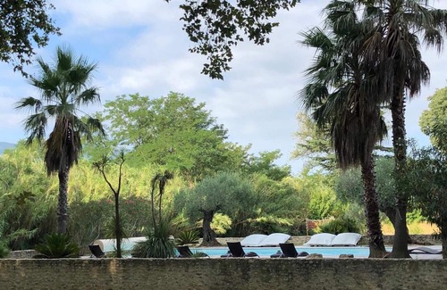 Saint-Genis Cottage | Gîte-Massane-Apartment-Ensuite with Bath-Courtyard view