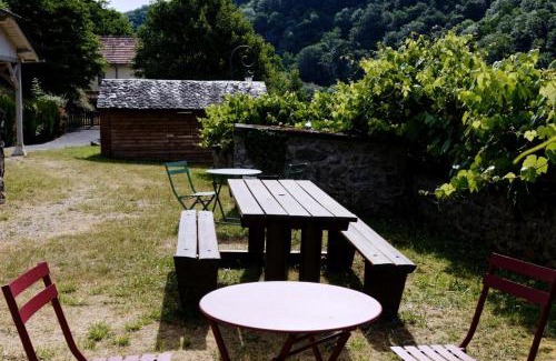 Laval-sur-Luzege House | Gite