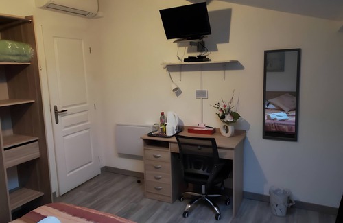Saint-Ambroix Bed & Breakfast | Gite - Guest Room L'Occitania 44m² - Room and Annex 55 m²