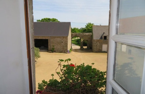 Vicq-sur-Mer Condo | GITE IN A QUIET MANOR 2km from the sea