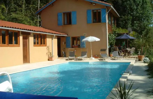 Saint-Laurent-de-Neste House | Gite in the woods with breathtaking views of the Pyrenees.