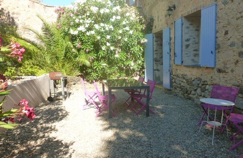 Roquebrun Apartment | GITE IN LANGUEDOC SLEEPS 4, 5-MINUTE WALK FROM WATERFRONT