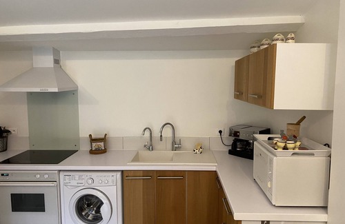 Tarascon Cottage | Gite in Provence for a couple, fully equipped, with swimming pool and large garden.