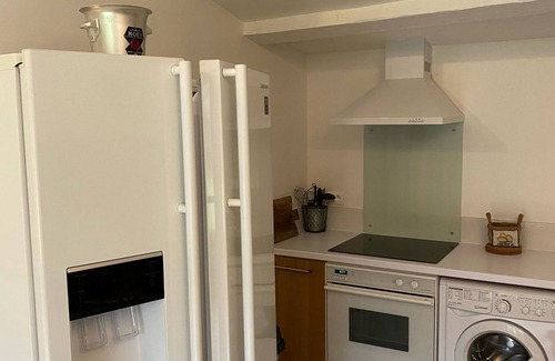 Tarascon Cottage | Gite in Provence for a couple, fully equipped, with swimming pool and large garden.