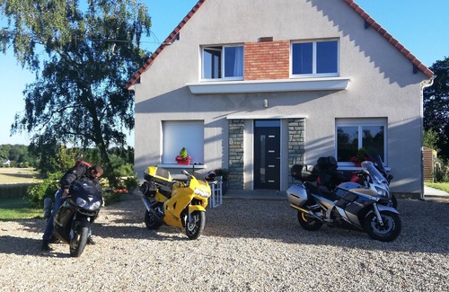 Ponce sur Le Loir House | Gîte in the countryside, views over fields and forest, spacious and serene, peace and quiet guaranteed.