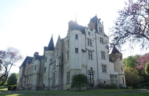 Noyant-de-Touraine House | Gîte in the grounds of Domaine de Brou