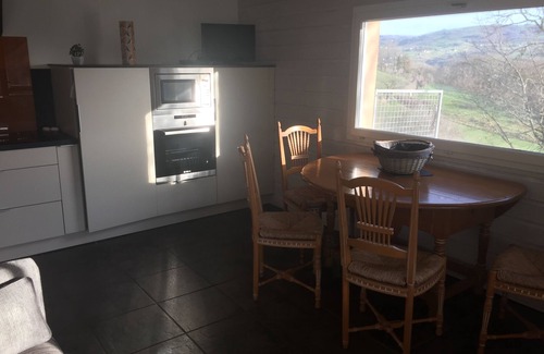 Bessuejouls Cottage | Gîte l'Atelier with breathtaking views of the Lot valley