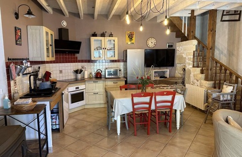 Illats House | Gite LA Fourniere - Illats